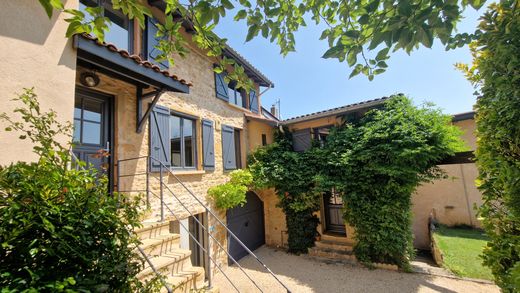 Luxury home in Couzon-au-Mont-d'Or, Rhône