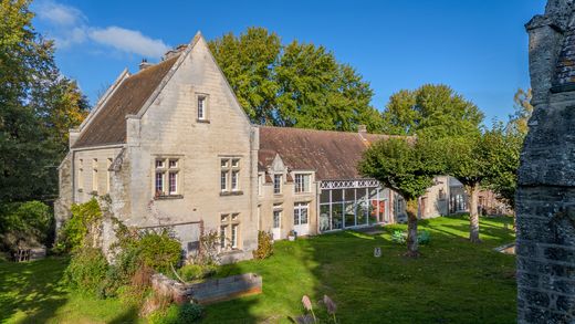 Luxus-Haus in Elbeuf-en-Bray, Seine-Maritime