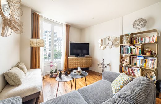 Apartment / Etagenwohnung in Neuilly-sur-Seine, Hauts-de-Seine