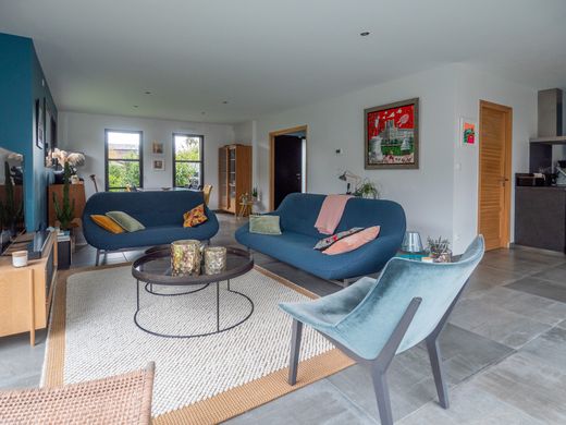 호화 저택 / Pont-à-Marcq, North