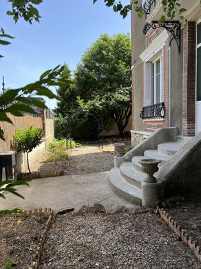 Casa di lusso a Sens, Yonne