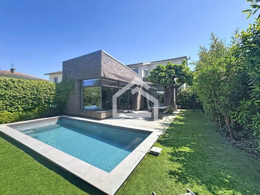 Luxury home in Caudéran, Gironde