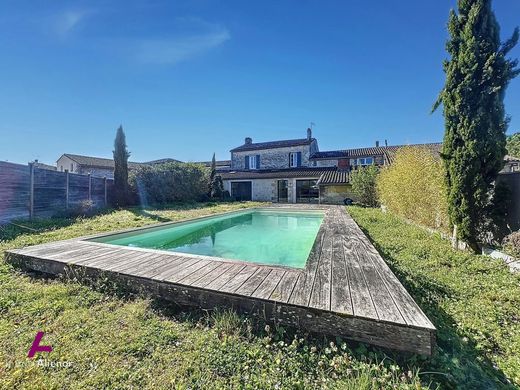 Luxury home in Sainte-Eulalie, Gironde