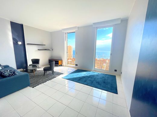 Beausoleil, Alpes-Maritimesのアパートメント