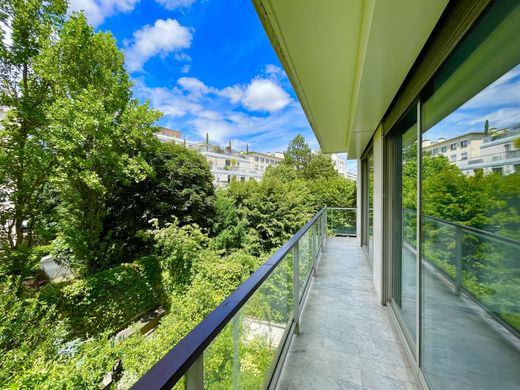 Apartment in Neuilly-sur-Seine, Hauts-de-Seine