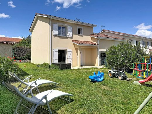 Casa di lusso a Vaugneray, Rhône