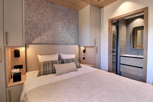 Apartment / Etagenwohnung in Courchevel, Savoy