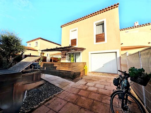 Luxus-Haus in La Londe-les-Maures, Var