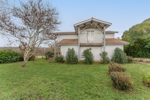 Maison de luxe à Carignan-de-Bordeaux, Gironde