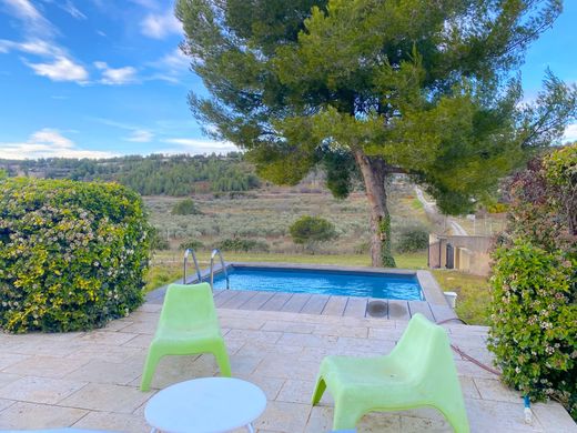 Gardanne, Bouches-du-Rhôneの高級住宅