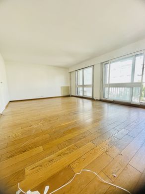 Apartment in Issy-les-Moulineaux, Hauts-de-Seine