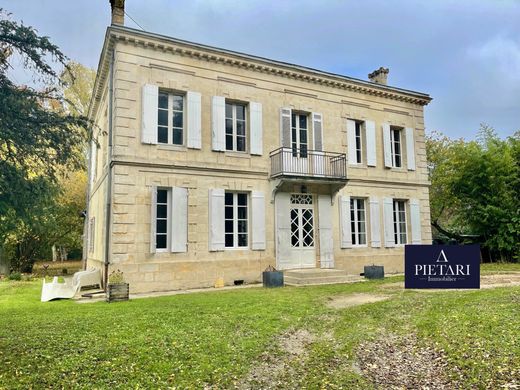 منزل ﻓﻲ Coutras, Gironde