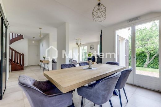 Luxe woning in Le Port-Marly, Yvelines