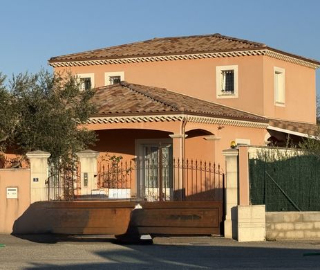 Pierrelatte, Drômeの高級住宅