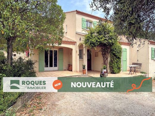 Villa in Saint-Étienne-de-Gourgas, Hérault