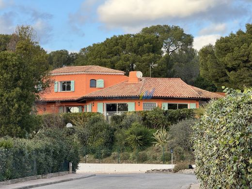 Maison de luxe à La Londe-les-Maures, Var