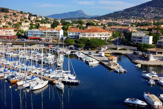 Apartment in Carqueiranne, Var
