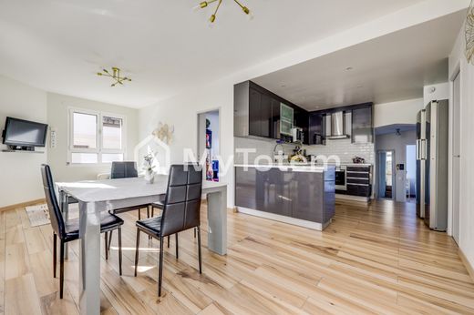 Luxury home in Chaville, Hauts-de-Seine