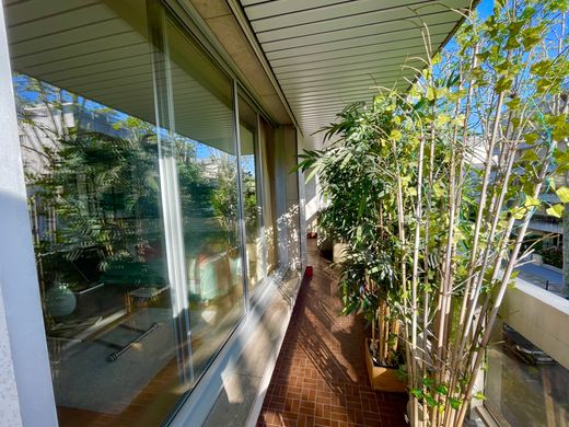 Apartament w Neuilly-sur-Seine, Hauts-de-Seine