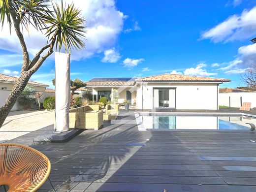 Luxus-Haus in Cestas, Gironde