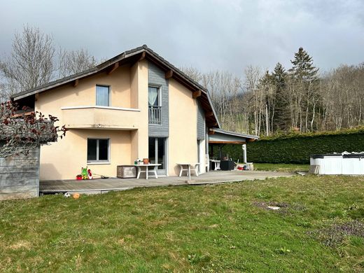 Luksusowy dom w Cranves-Sales, Haute-Savoie