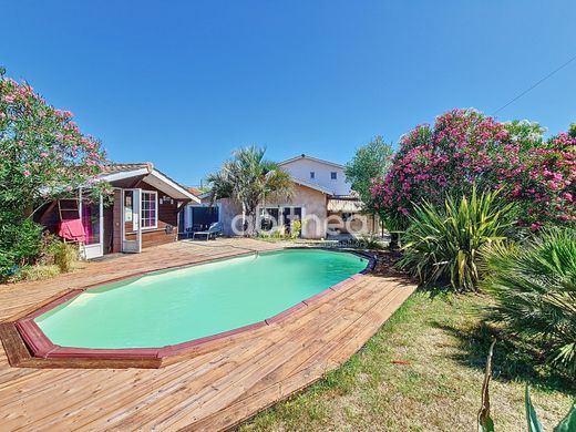 Luxury home in Ambarès-et-Lagrave, Gironde