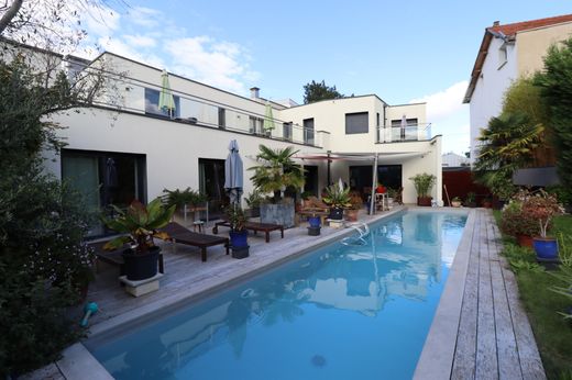 ‏בתי יוקרה ב  ליון, Rhône