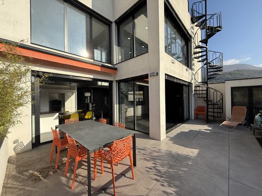 Luxury home in Valserhône, Ain