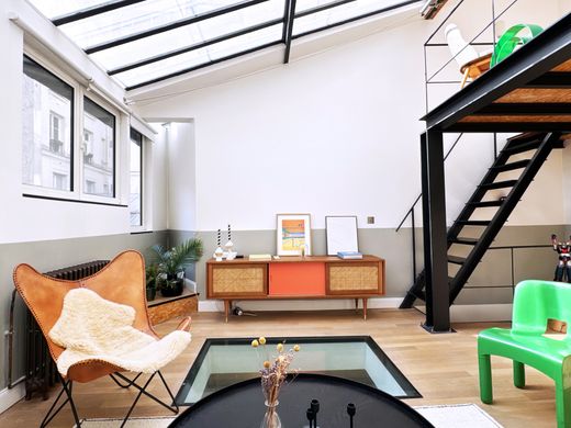 Luxury home in Montmartre, Abbesses, Grandes-Carrières, Paris