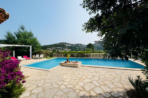 Casa di lusso a Roquebrune-sur-Argens, Var