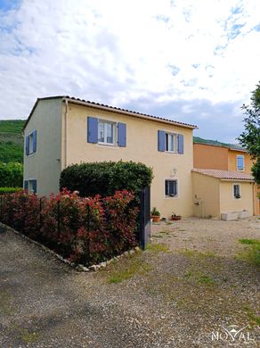 Saint-Vallier-de-Thiey, Alpes-Maritimesの高級住宅