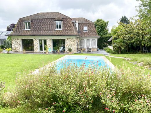 Luxury home in Orgeval, Yvelines