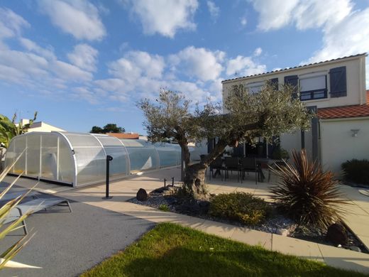 Luxury home in Venansault, Vendée