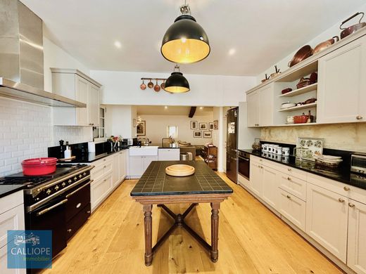 Luxury home in Ludon-Médoc, Gironde
