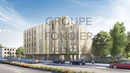 Office in Décines-Charpieu, Rhône