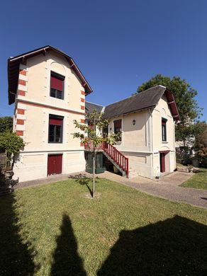 Luxury home in Saujon, Charente-Maritime