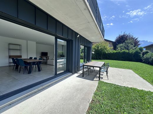 Luxe woning in Sevrier, Haute-Savoie