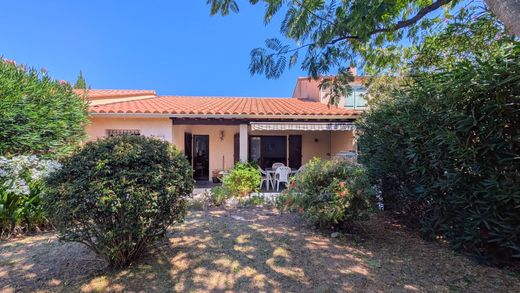 Villa in la Roca d'Albera, Pyrénées-Orientales