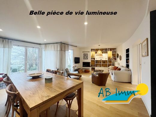 Luxury home in Larmor-Plage, Morbihan