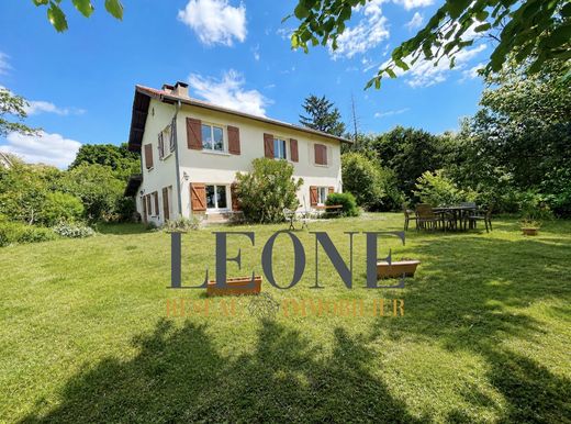 Luxury home in Charly, Rhône