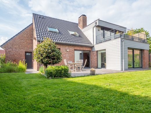 Luxury home in Sainghin-en-Mélantois, North