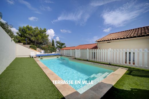 Casa de lujo en Carnoux-en-Provence, Bocas del Ródano