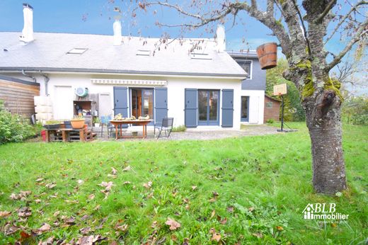 منزل ﻓﻲ Maurepas, Yvelines