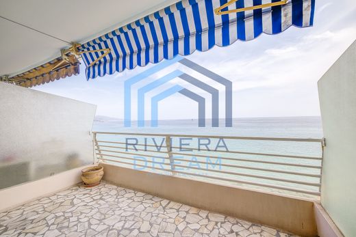 Menton, Alpes-Maritimesのアパートメント