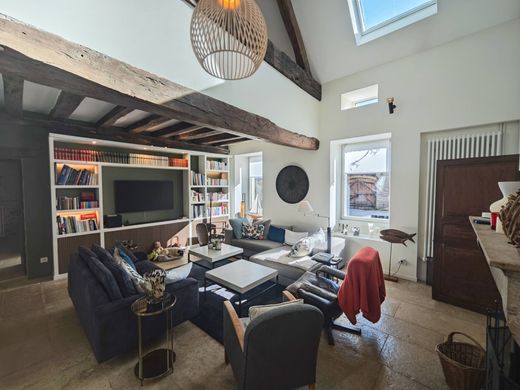 Luxury home in Noyers, Yonne