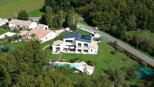 Maison de luxe à Le Chay, Charente-Maritime