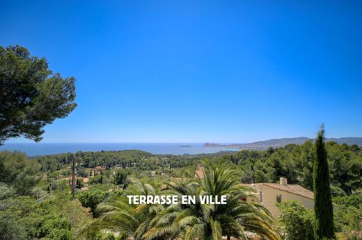 Ceyreste, Bouches-du-Rhôneの高級住宅