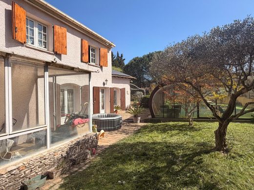 Villa in Nîmes, Gard