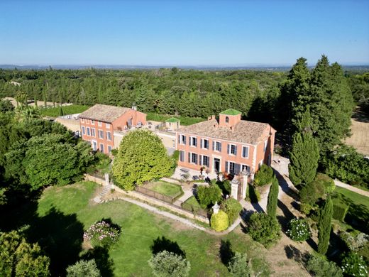 Castello a Loriol-du-Comtat, Vaucluse