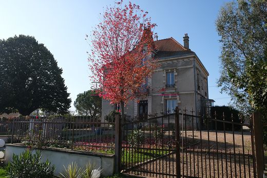 Luxury home in Mably, Loire